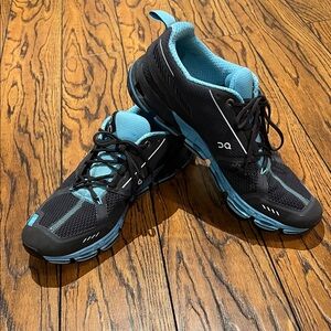 ON Cloud Mens size 10.5 Blue & greyish black Athletic Shoes great condition